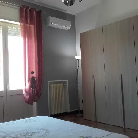 Al Centro Di Λέτσε